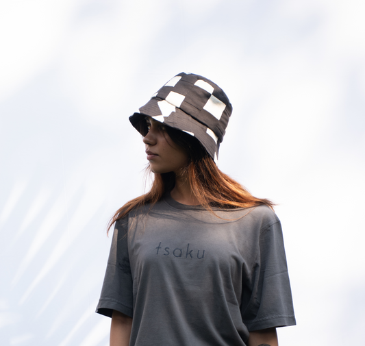 Black reversible bucket hat